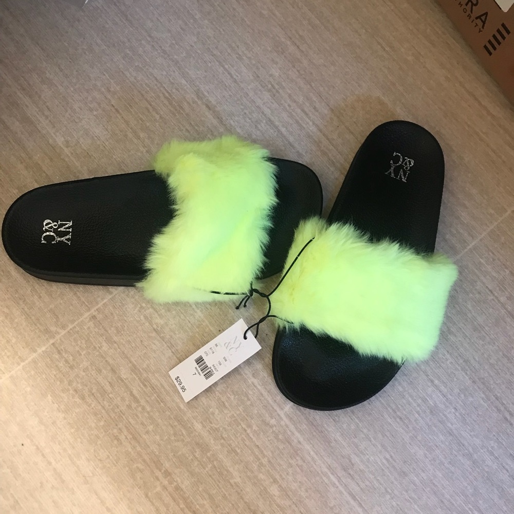 Ny company fuzzy sandals green lime 7 nwt